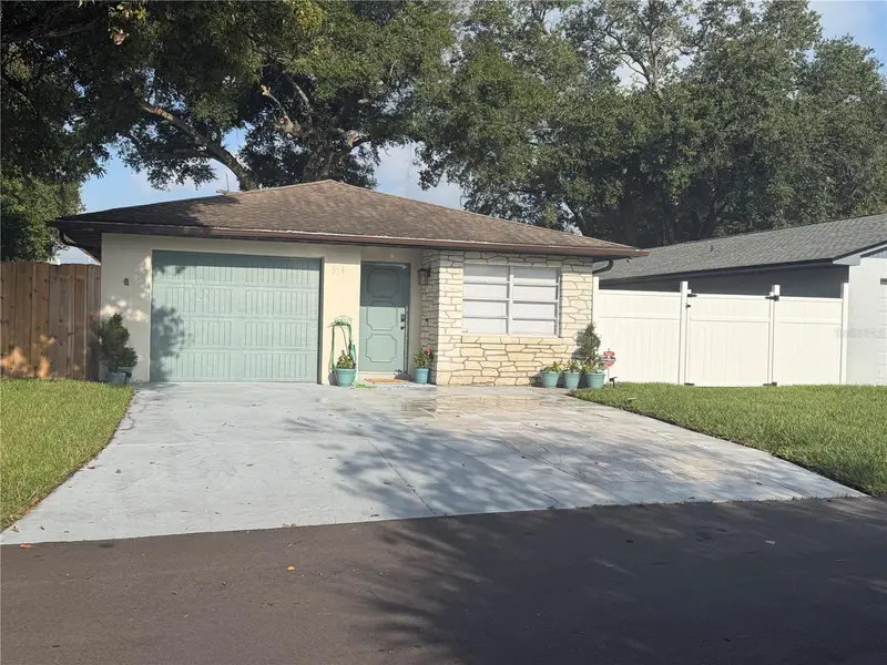 536 Hibiscus Way #7b, FL