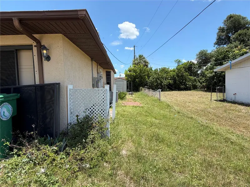 333 Timbruce Ln Nw, FL