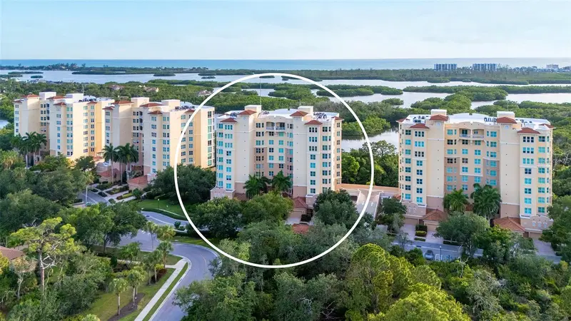 401 N Point Rd #504, FL