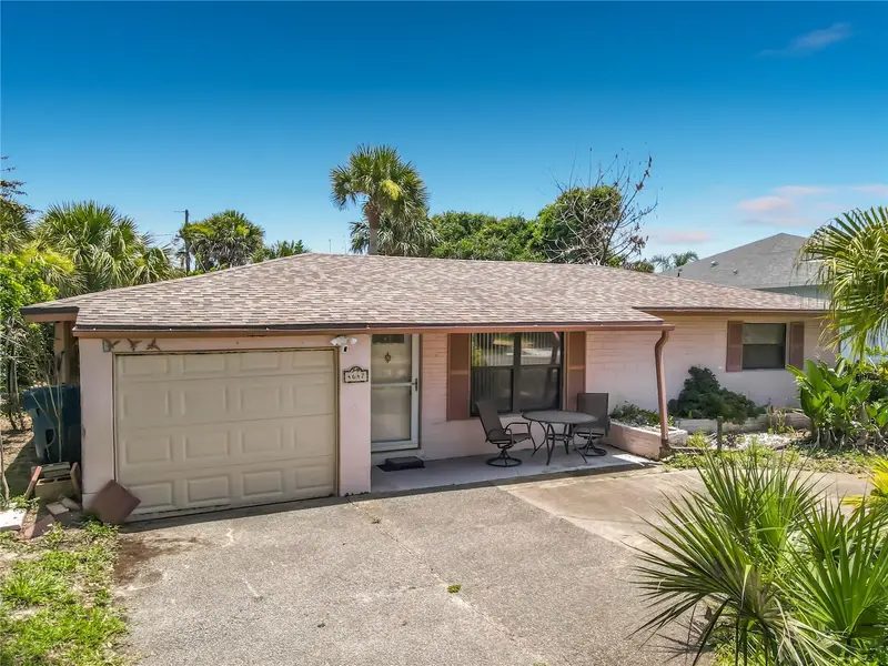 4647 Saxon Dr, FL