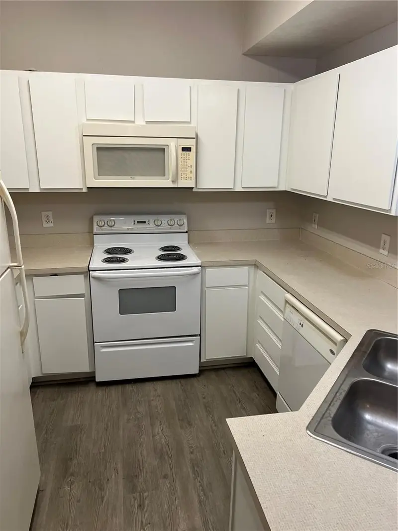 2025 Erving Cir #104, FL