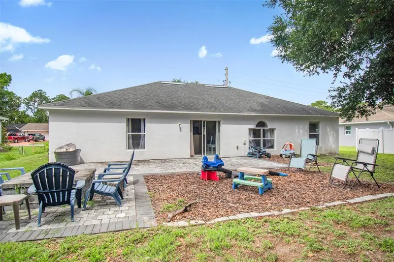 195 Parkview Dr, FL