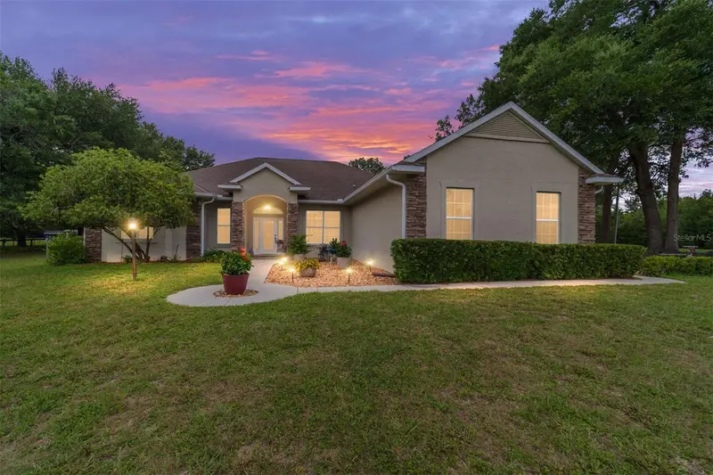435 Ne 155th Street Rd, FL