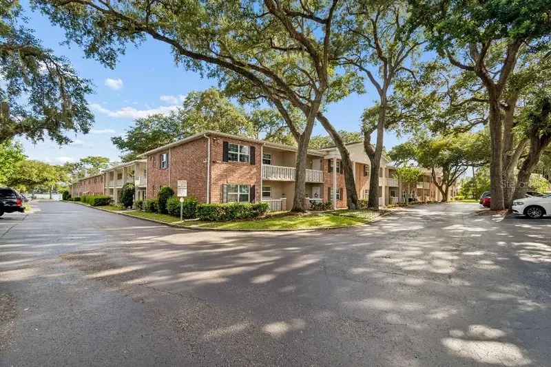2500 Lee Rd #104, FL
