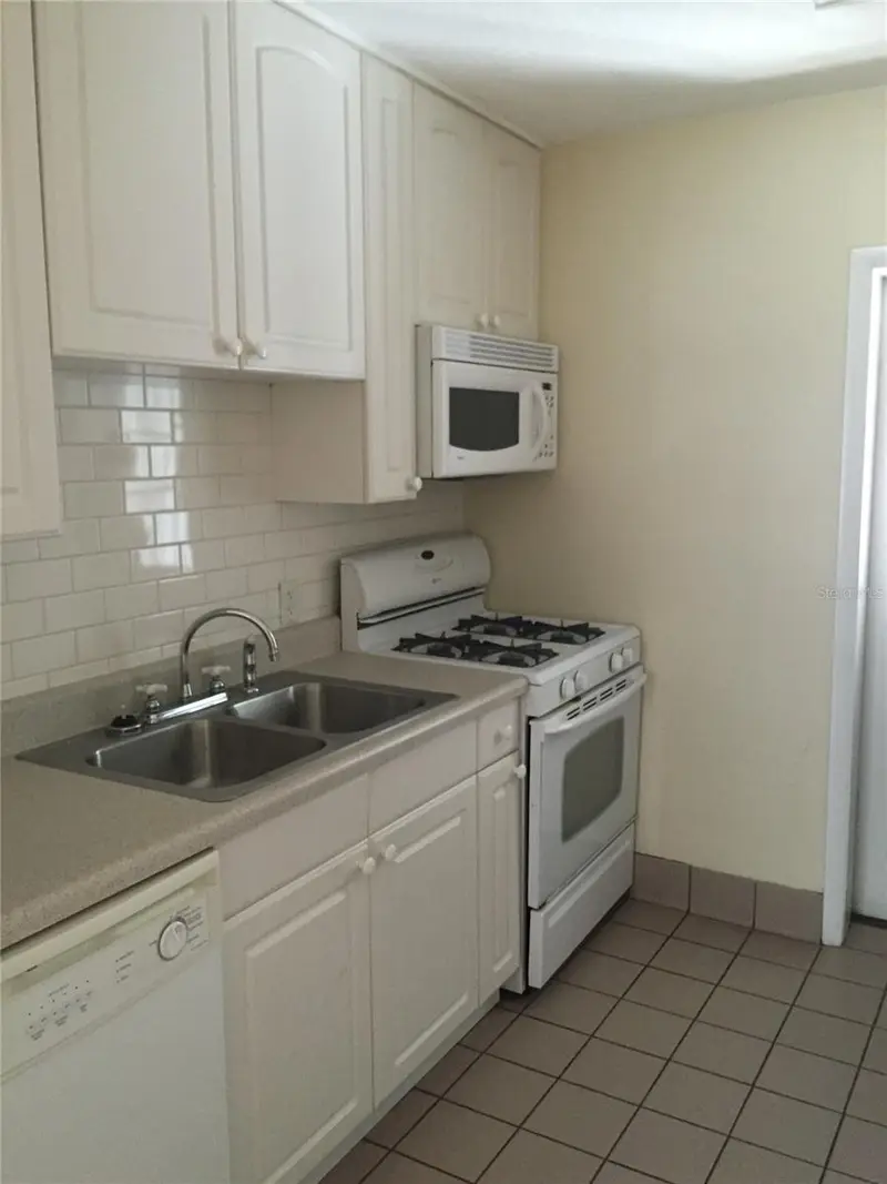 2417 Golfview St, FL