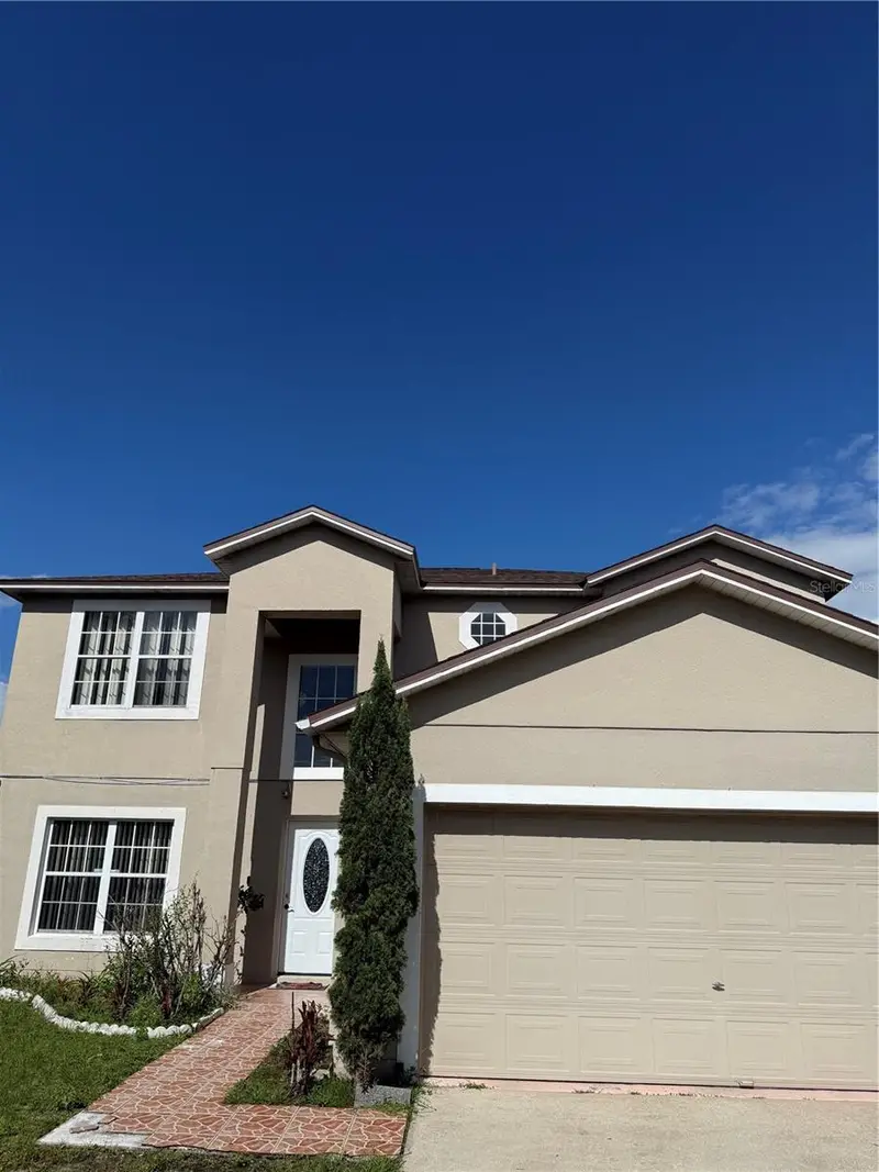 517 Maricopa Dr, FL