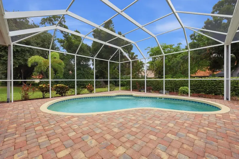597 Aston Woods Ct, FL