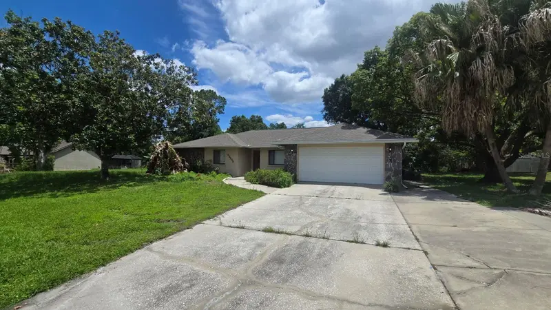 35208 Dolphin Lake Dr, FL