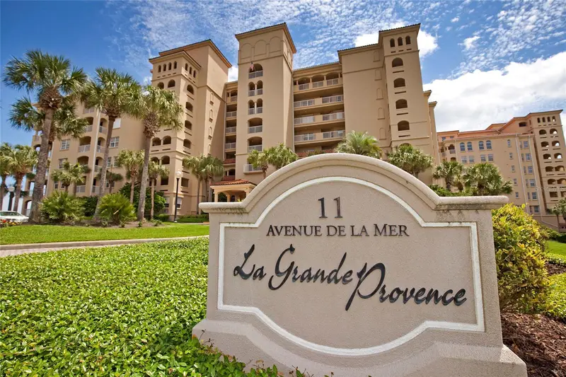 11 Avenue De La Mer #1207, FL
