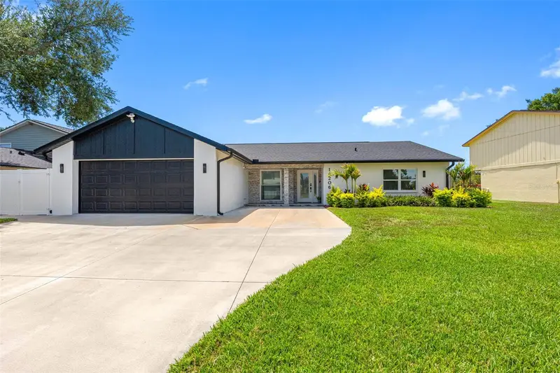 16206 W Course Dr, FL