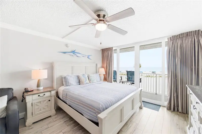 9980 Gulf Blvd #211, FL