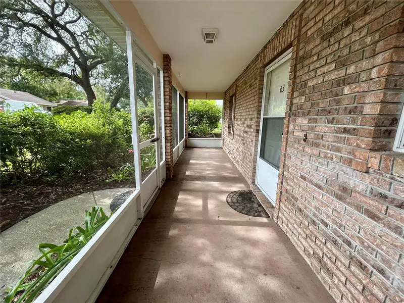 63 Ivy Ln, FL