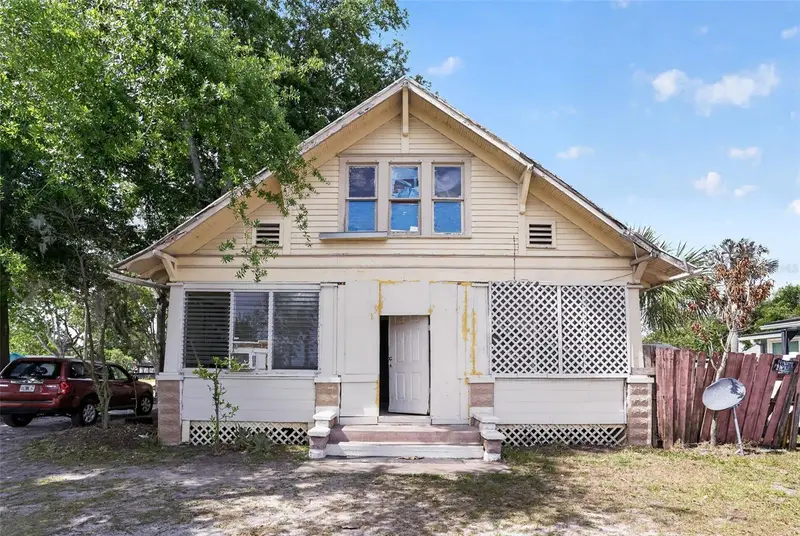 103 E Magnolia St, FL