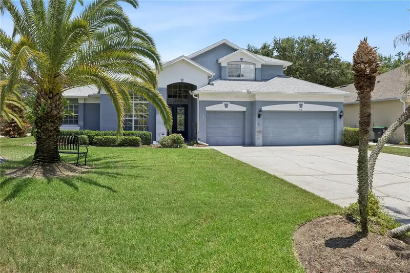 710 Regina Cir, FL