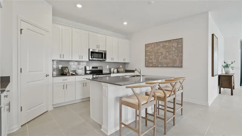 4294 St Thomas Way, FL