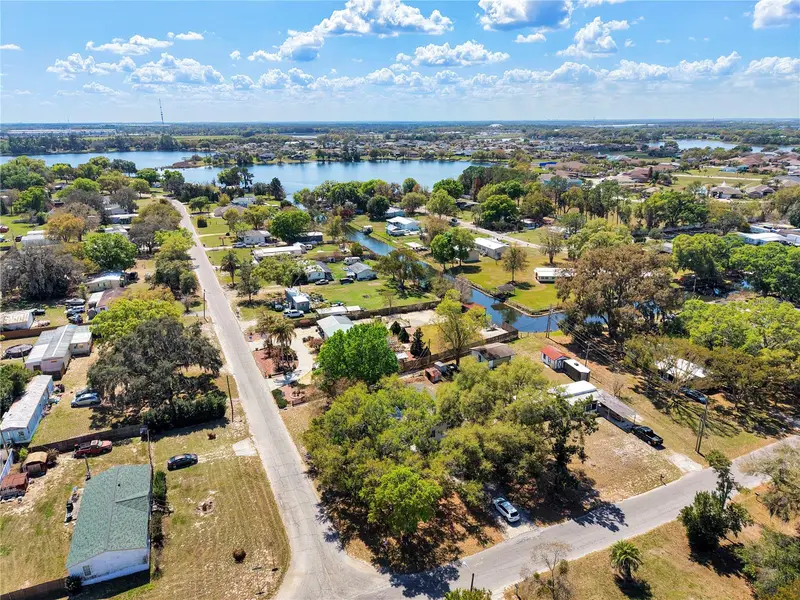 322 Clearwater Lake Dr, FL