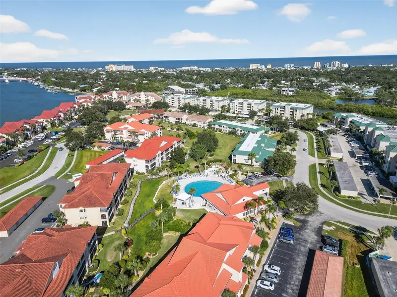 443 Bouchelle Dr #302, FL