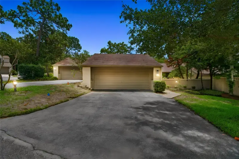 104 Weeping Elm Ln, FL