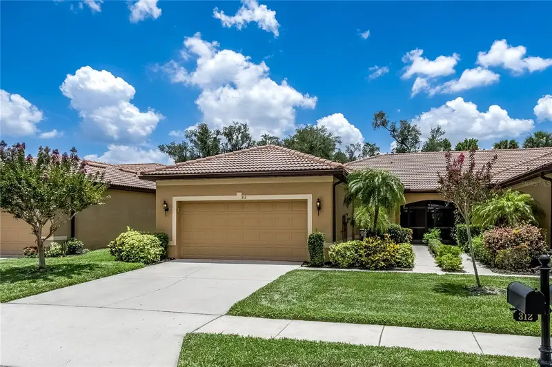 312 Seneca Falls Dr, FL