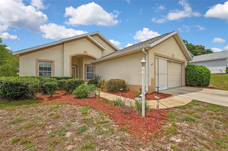 547 W Hillwood Path, FL