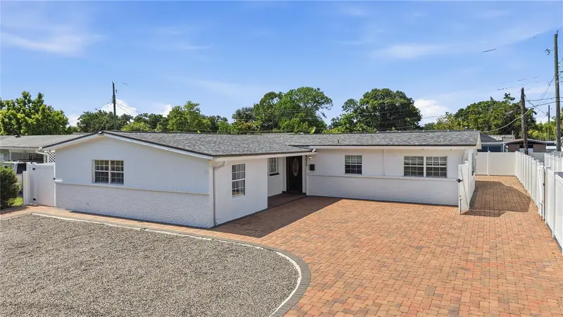6033 Ambassador Dr, FL