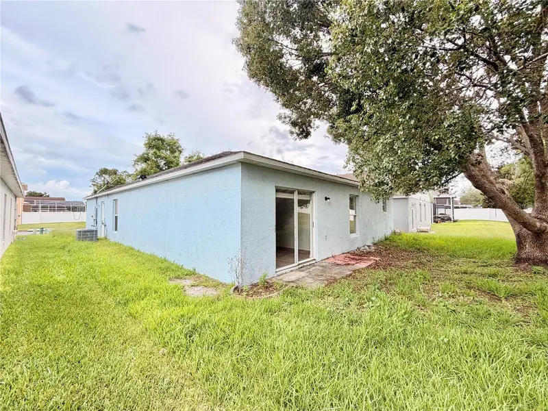 426 Woodbury Pines Cir, FL