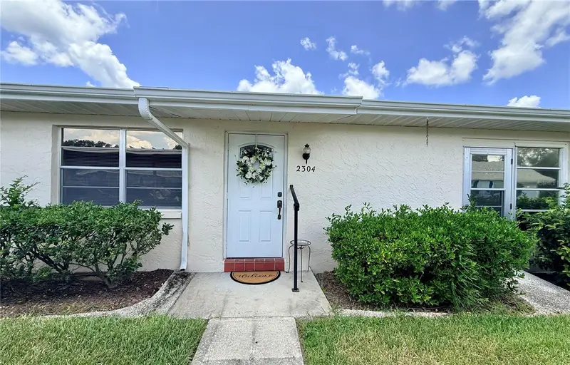 2304 Glenmore Cir #327, FL