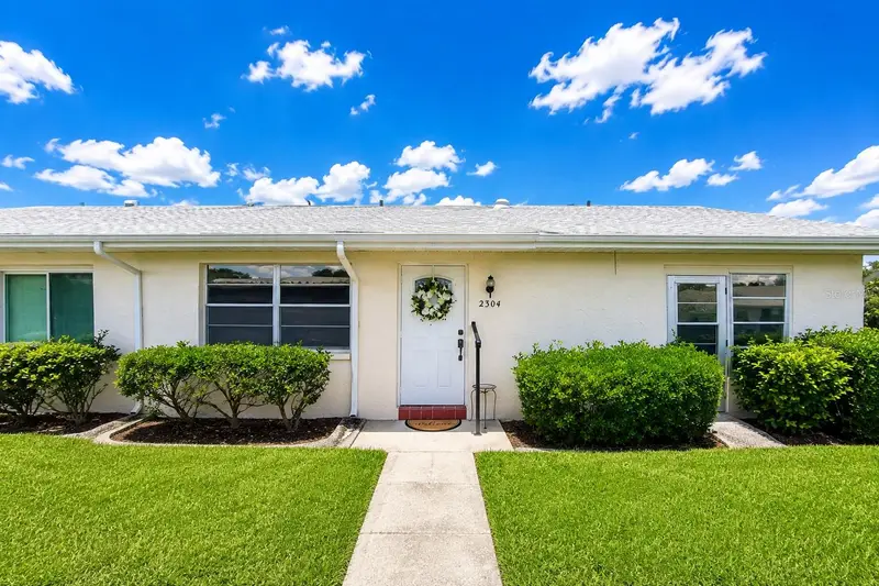 2304 Glenmore Cir #327, FL