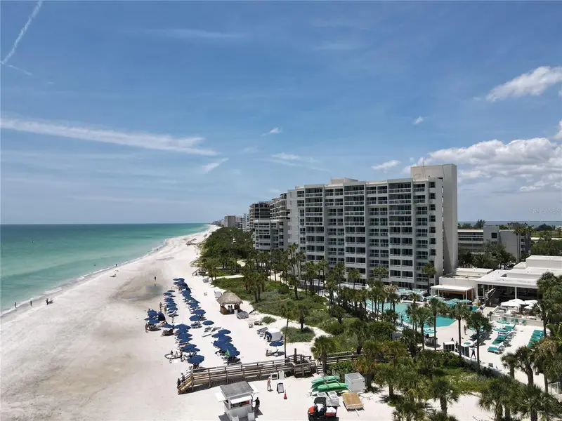 210 Sands Point Rd #2402, FL