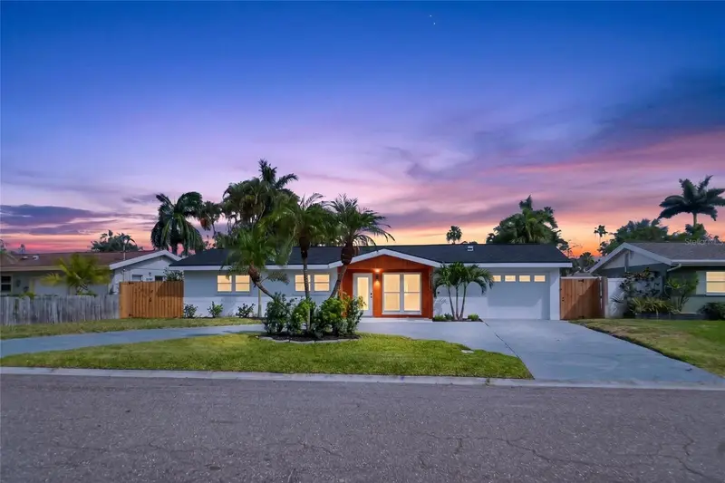 1524 Carson Cir Ne, FL