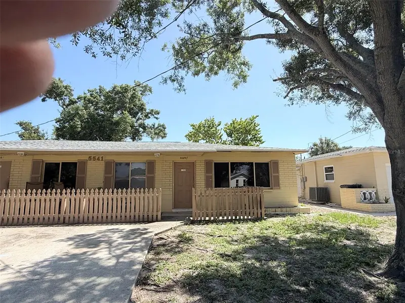 5541 Lown St N #South, FL