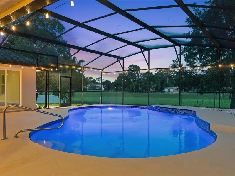 2418 Sweetwater Cc Place Dr, FL