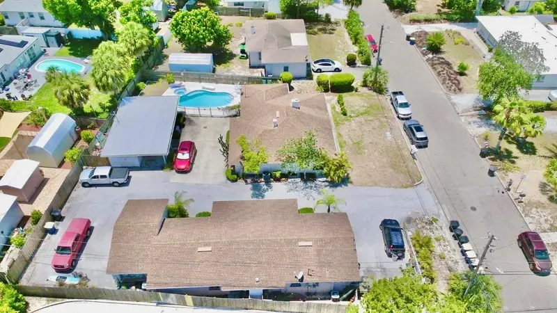 411 Pleasant St, FL