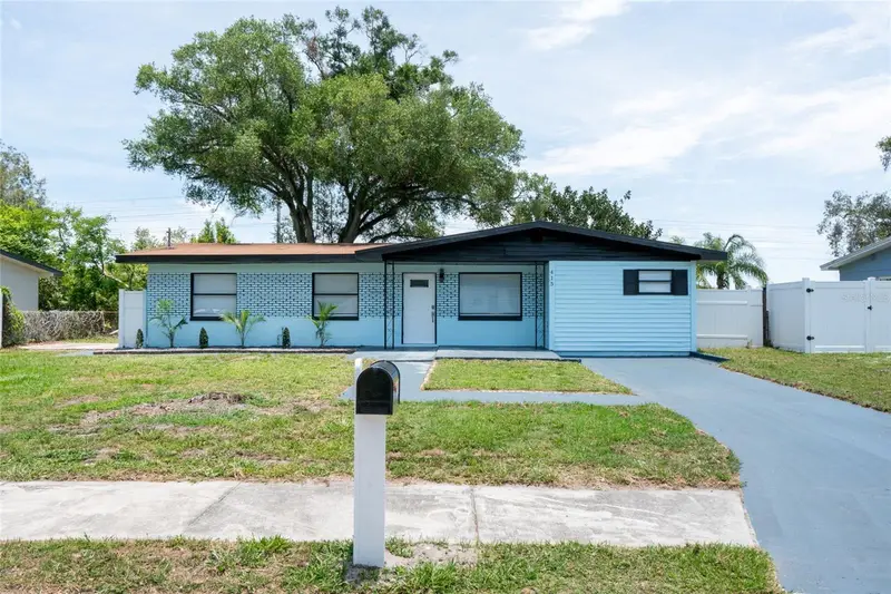 415 Country Club Dr, FL
