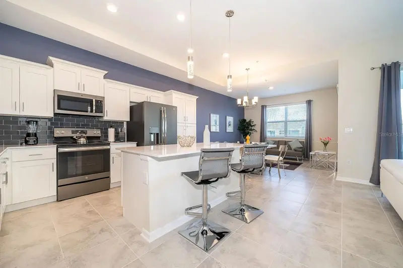 3180 Paradox Cir #405, FL