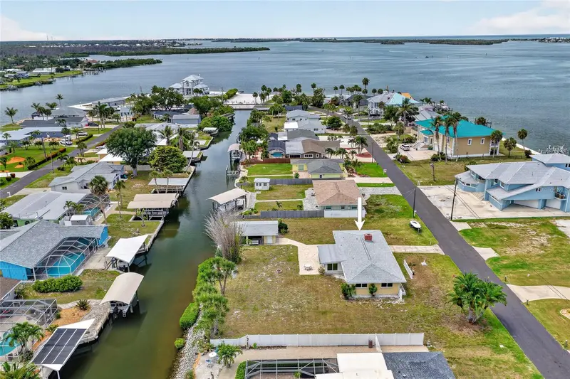 1447 Lemon Bay Dr, FL