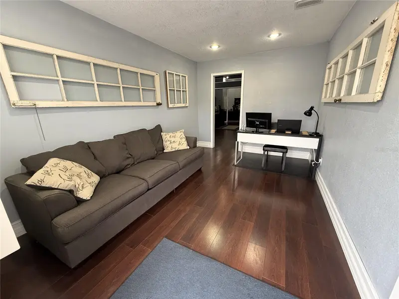245 W Blue Springs Ave #E, FL