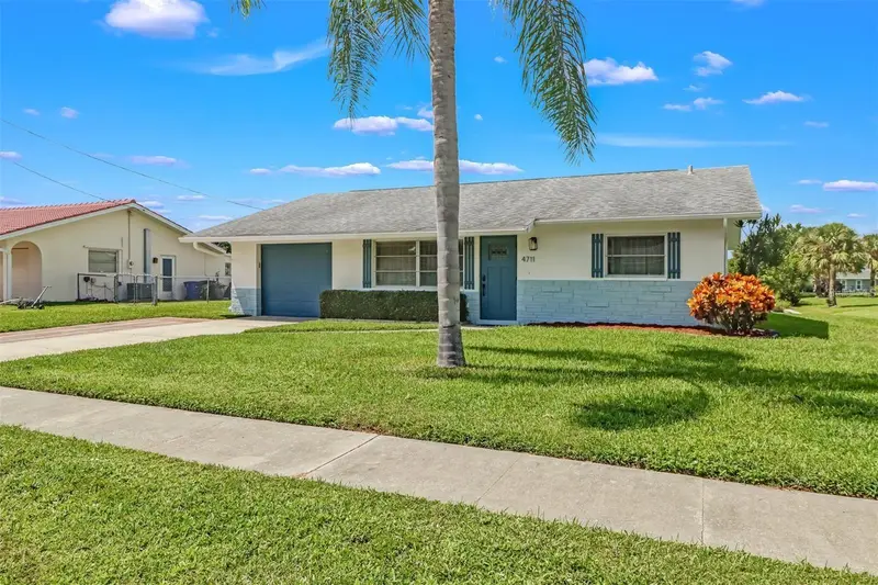 4711 Forest Glen Dr, FL