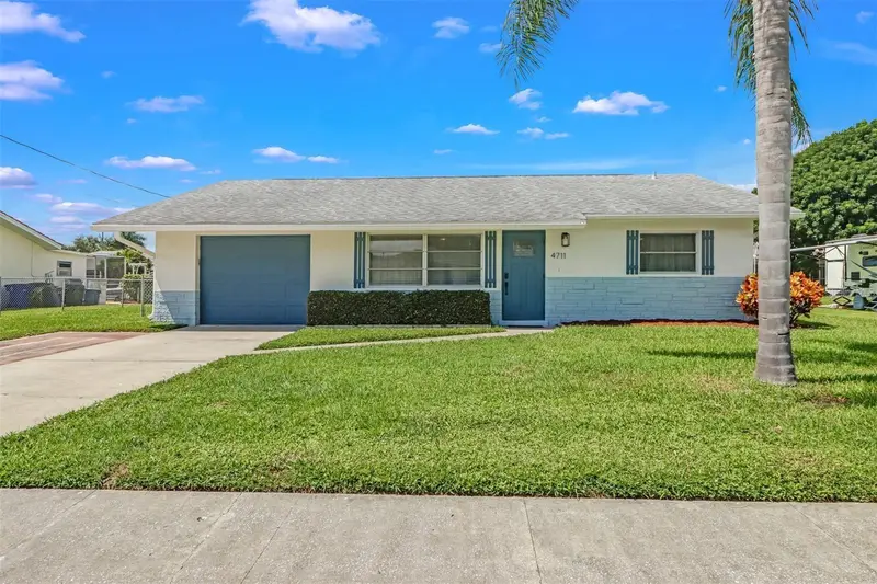4711 Forest Glen Dr, FL