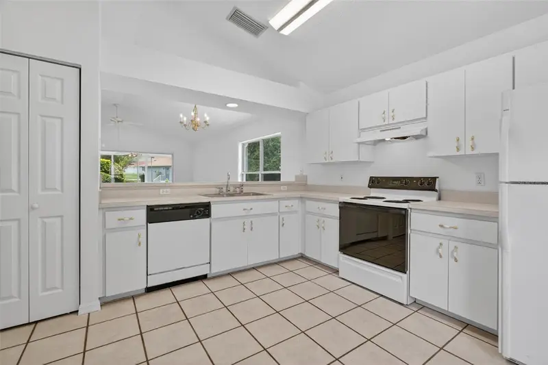 660 W Sunset Strip Dr, FL