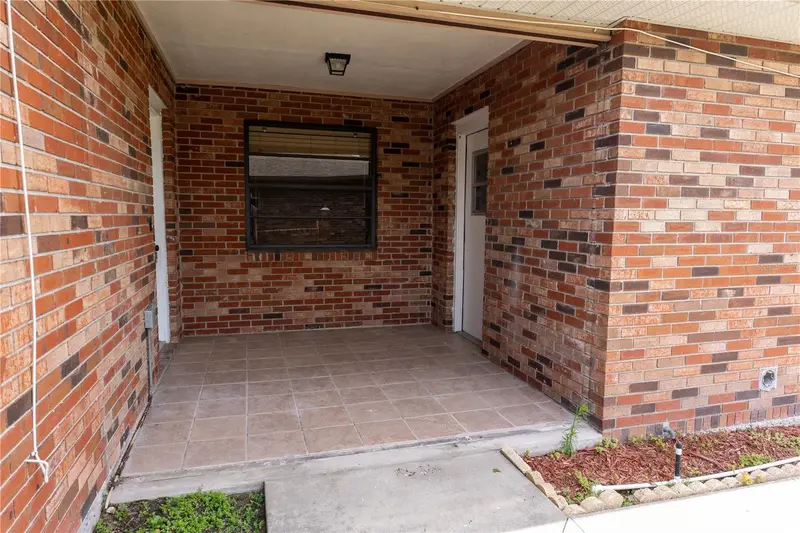 661 Lake Carolyn Cir, FL