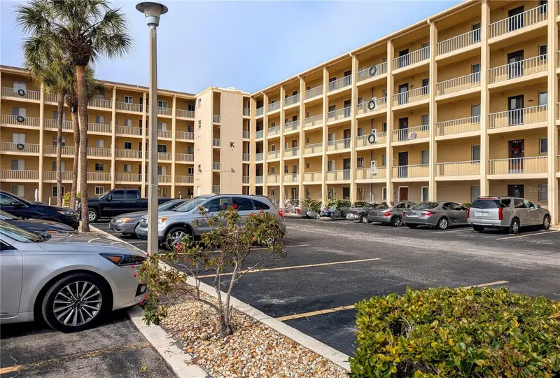 3564 Lake Bayshore Dr #K-203, FL
