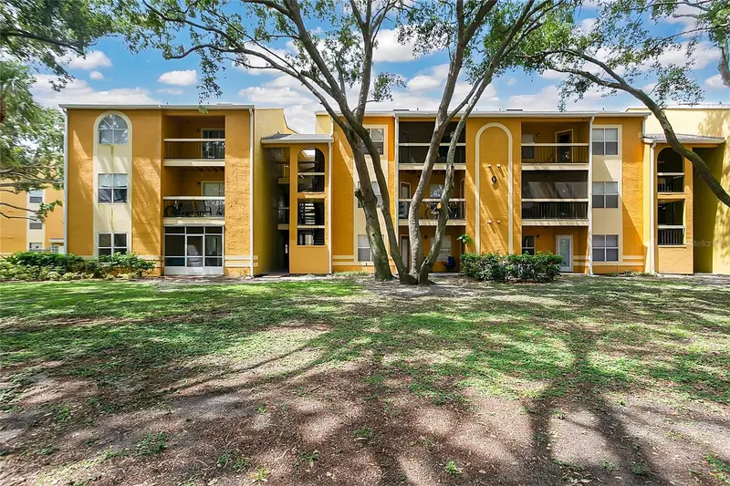 5263 Images Cir #306, FL