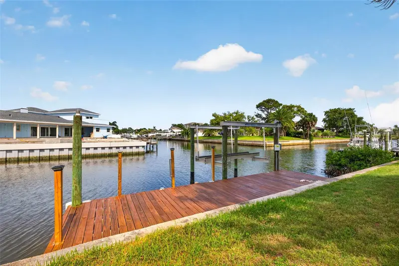 4623 Bay Crest Dr, FL