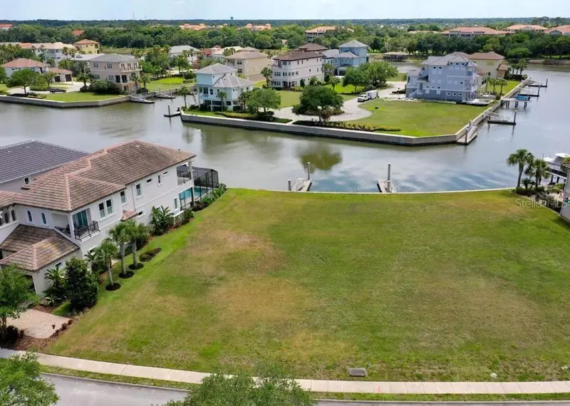 318 Harbor Village Pt N, FL