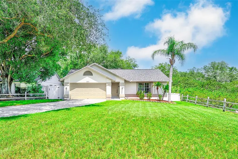 1400 Club Dr, FL