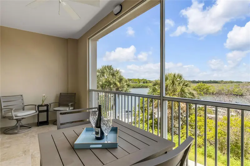 5 Riverwalk Dr #204, FL