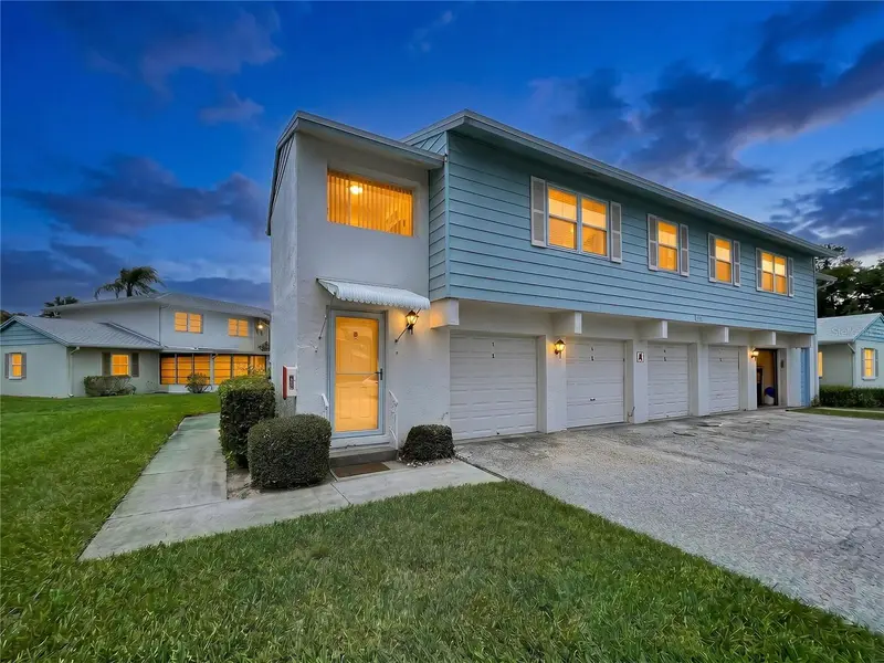 3212 38th Way S #E, FL