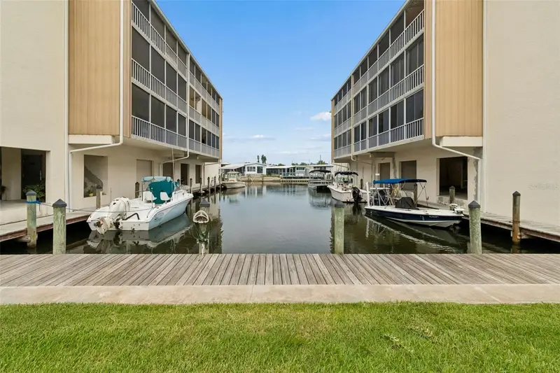 1714 69th Ave W #C401, FL