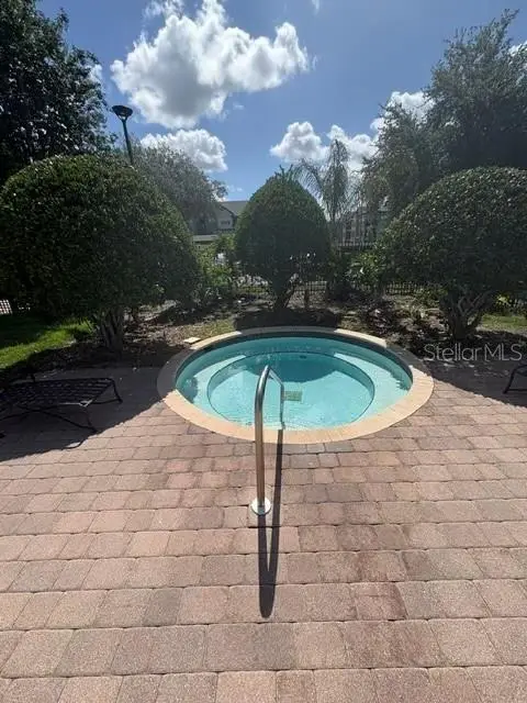 735 Chelsea Dr, FL